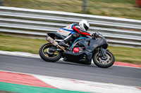 Evening Adv_Mid Group Black Bikes